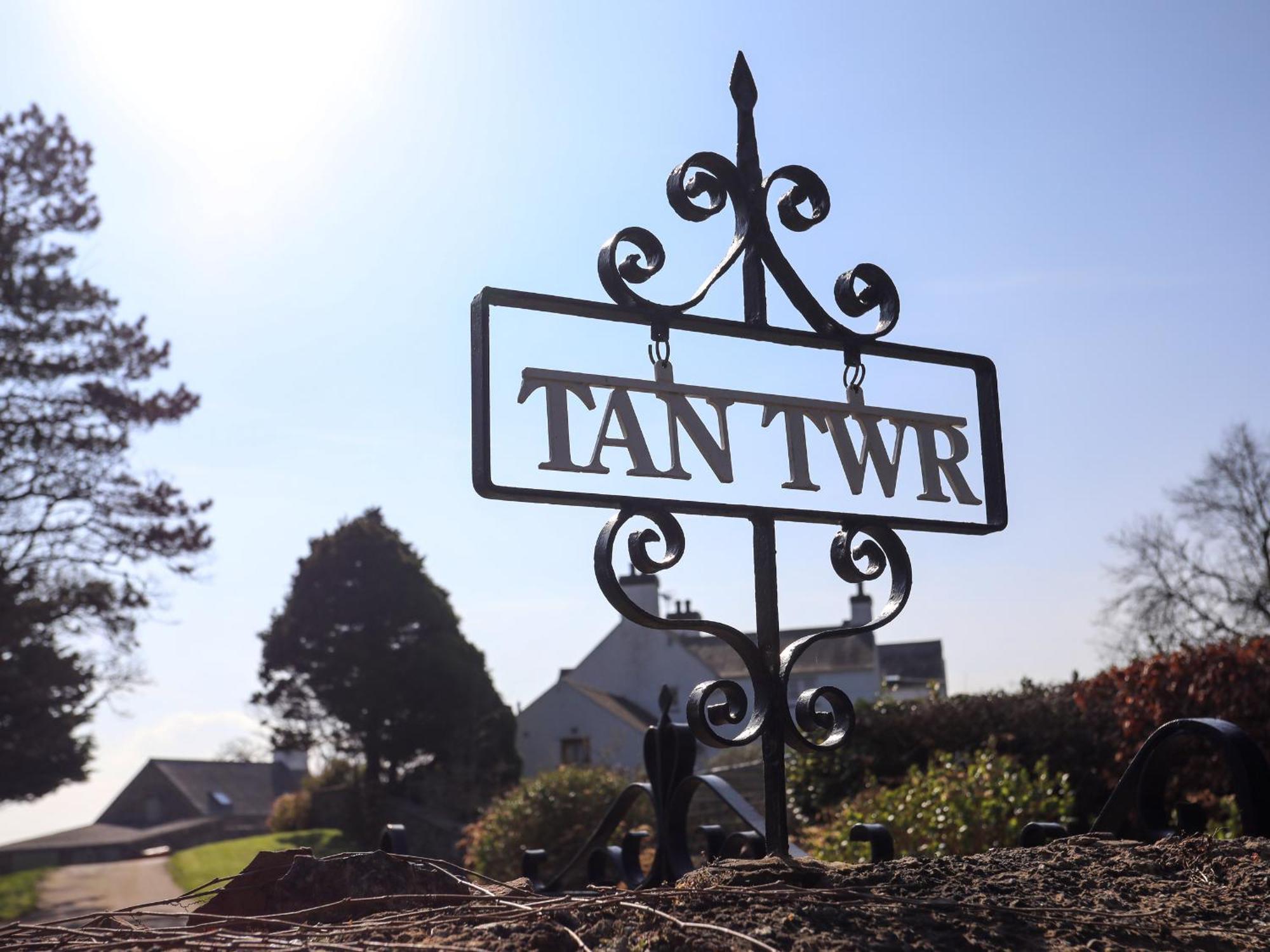 Tan Twr Farm Cottage Dwyran Exteriér fotografie